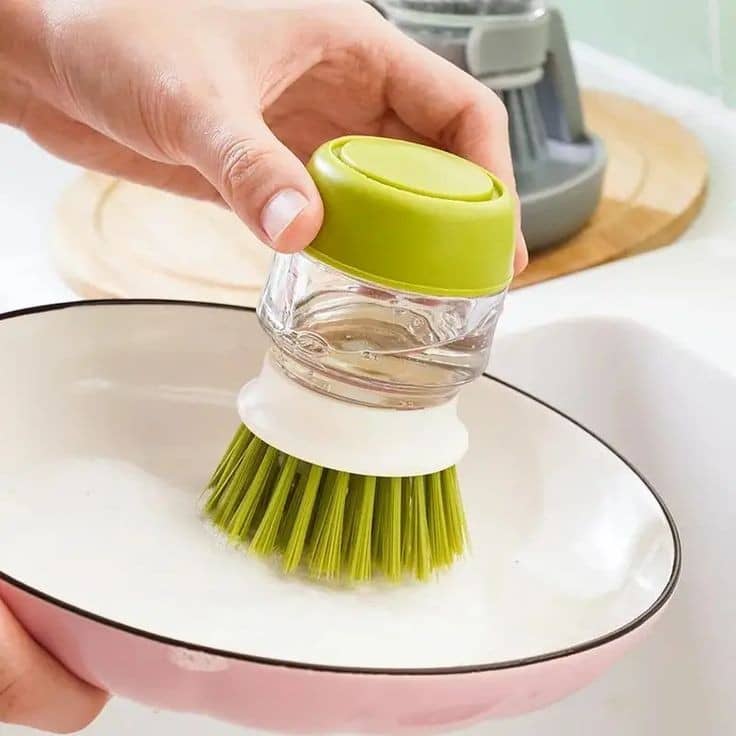 Brosse Distributrice de Liquide – Nettoyage Facile et Efficace